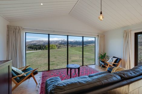Photo of property in 82 Threepwood Road, Lake Hayes, Queenstown, 9371