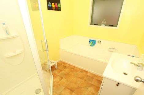 Photo of property in 18 Kauri Lane, Huntly, 3771