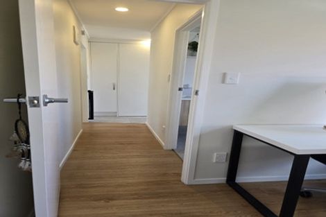 Photo of property in 2/2 Keldale Place, Forrest Hill, Auckland, 0620