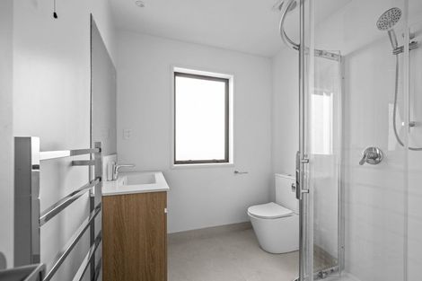 Photo of property in 16 Gossamer Drive, Pakuranga Heights, Auckland, 2010