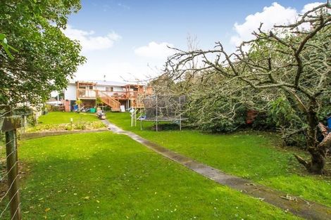 Photo of property in 12 Cron Avenue, Te Atatu South, Auckland, 0610