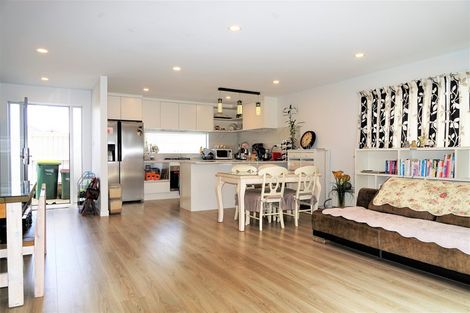 Photo of property in 27 Waterloo Road, Milford, Auckland, 0620