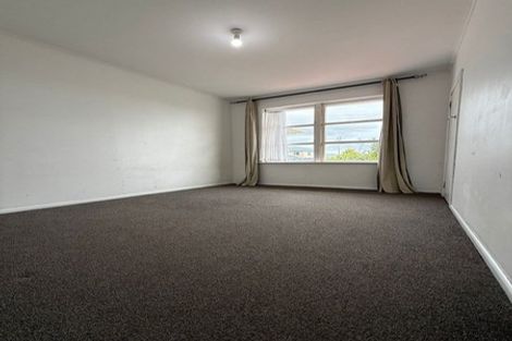 Photo of property in 52 Seymour Road, Sunnyvale, Auckland, 0612