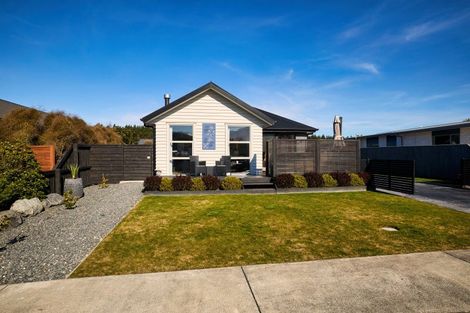 Photo of property in 7 Mcrae Gardens, Kaikoura Flat, Kaikoura, 7371