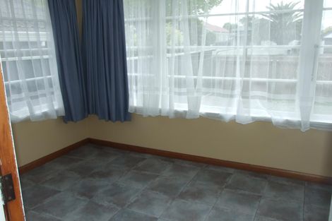 Photo of property in 2 Chester Crescent, West End, Palmerston North, 4410