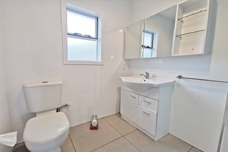 Photo of property in 1/1 Anne Road, Hillcrest, Auckland, 0627