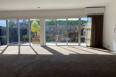 Photo of property in 7/258 Hurstmere Road, Takapuna, Auckland, 0622