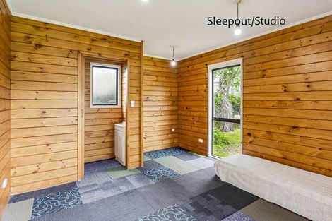Photo of property in 10 Nugget Grove, Raumati Beach, Paraparaumu, 5032