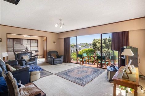 Photo of property in 33 Marriott Road, Pakuranga, Auckland, 2010