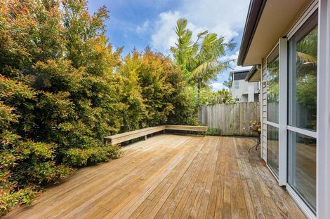 Photo of property in 1b Harrowglen Drive, Northcross, Auckland, 0632