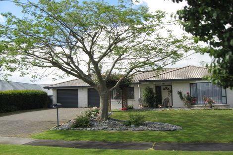 Photo of property in 12 Perotti Place, Conifer Grove, Takanini, 2112