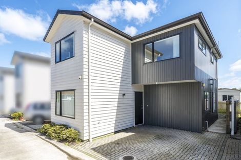 Photo of property in 54c Chilcott Road, Henderson, Auckland, 0612