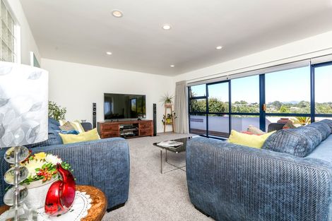 Photo of property in 117 Mangorei Road, Merrilands, New Plymouth, 4312