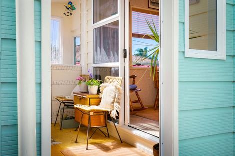 Photo of property in 1/208 Royal Road, Massey, Auckland, 0614