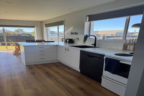 Photo of property in 79 Denise Crescent, Hornby, Christchurch, 8042