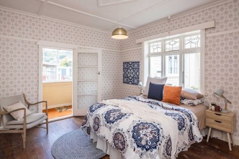 Photo of property in 202 The Parade, Island Bay, Wellington, 6023