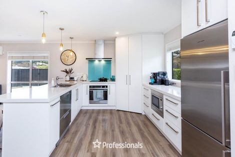 Photo of property in 2 Chalfont Road, Silverstream, Upper Hutt, 5019