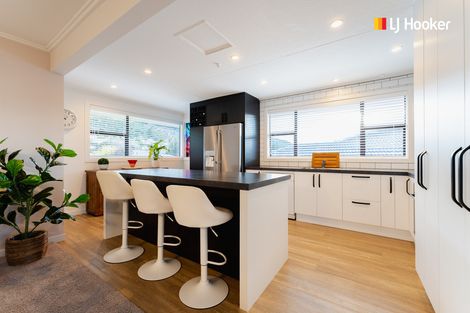 Photo of property in 101 Centennial Avenue, Helensburgh, Dunedin, 9010