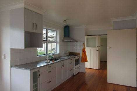 Photo of property in 32 Bartholomew Road, Levin, 5510
