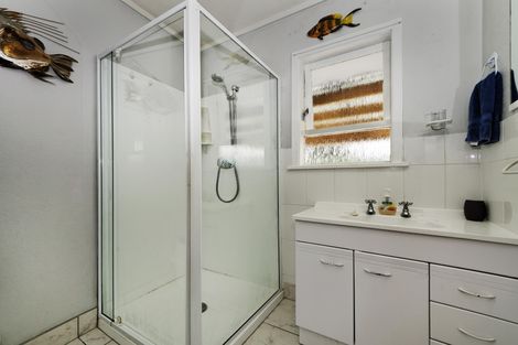 Photo of property in 97 Godley Road, Green Bay, Auckland, 0604