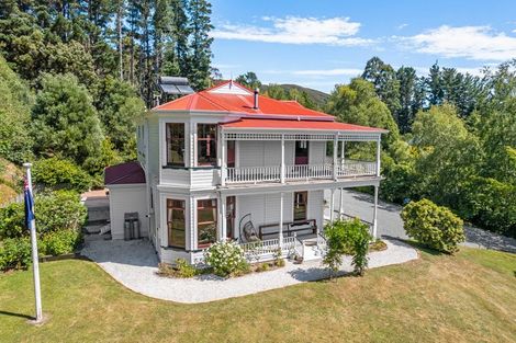 Photo of property in 215a Katherine Mansfield Drive, Whitemans Valley, Upper Hutt, 5371