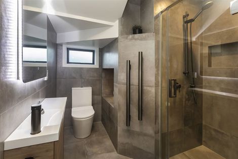 Photo of property in 26b Cornwall Road, Lyttelton, 8082