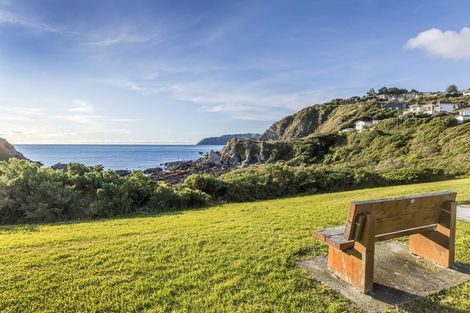 Photo of property in 3 Terrace Road, Titahi Bay, Porirua, 5022