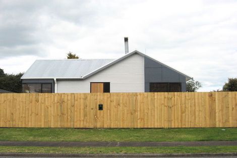 Photo of property in 18 Endeavour Avenue, Welcome Bay, Tauranga, 3112