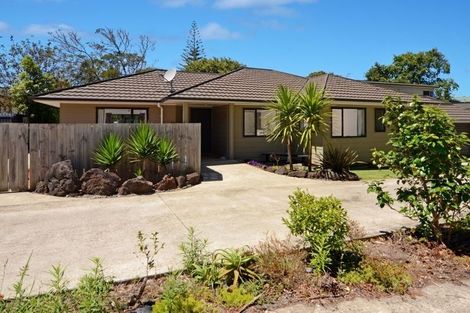 Photo of property in 67 Beach Haven Road, Beach Haven, Auckland, 0626