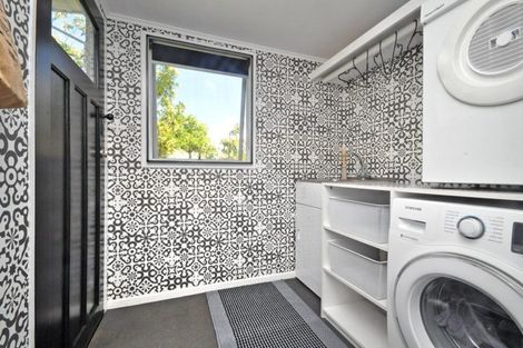 Photo of property in 3 Karaka Street, Helensville, 0800