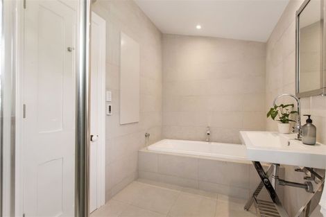 Photo of property in 40 Weka Street, Fendalton, Christchurch, 8041