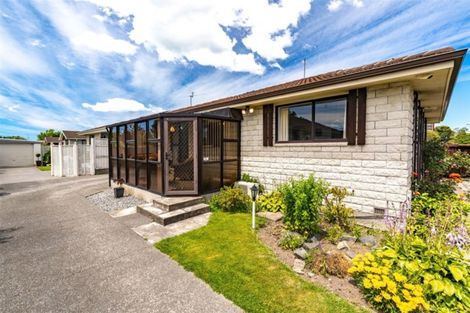 Photo of property in 1/208 Grimseys Road, Redwood, Christchurch, 8051