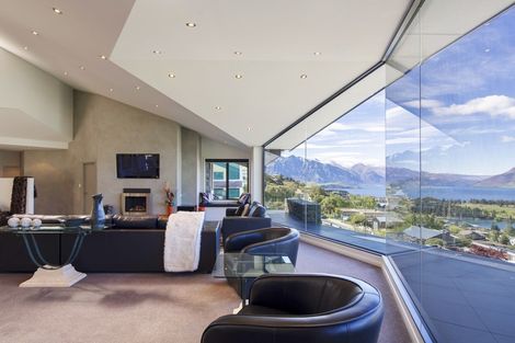 Photo of property in 37 Belfast Terrace, Queenstown, 9300