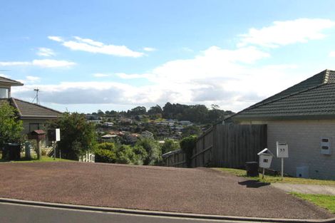 Photo of property in 11 Mandeville Place, Unsworth Heights, Auckland, 0632