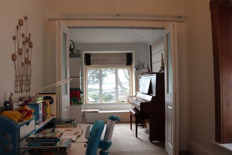 Photo of property in 17 Waimana Avenue, Northcote Point, Auckland, 0627