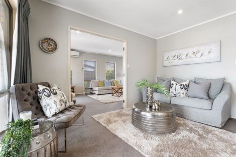 Photo of property in 43 Clyside Avenue, Half Moon Bay, Auckland, 2012