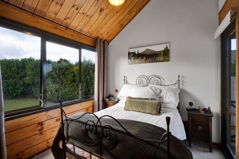 Photo of property in 8 Pohutukawa Drive, Opunake, 4616