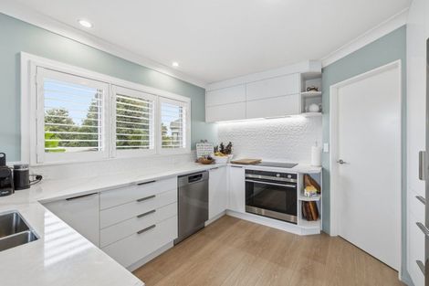 Photo of property in 16 Oceanbeach Road, Mount Maunganui, 3116