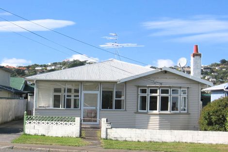 Photo of property in 72 Tauhinu Road, Miramar, Wellington, 6022
