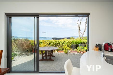 Photo of property in 14 Cromwell Point, Newlands, Wellington, 6037