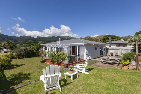 Photo of property in 4 Clarkes Crescent, Paekakariki, 5034