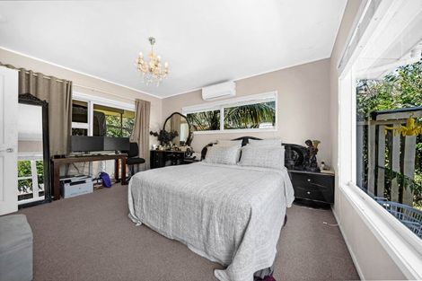 Photo of property in 2 Tudward Glade, Hillcrest, Auckland, 0627