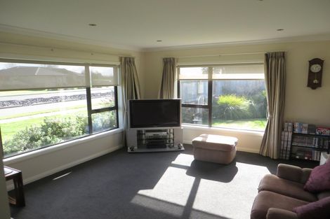 Photo of property in 16 Carnation Court, Cambridge, 3434