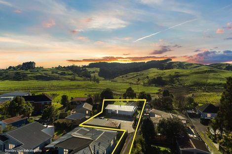 Photo of property in 50 Awaroa Road, Helensville, 0800