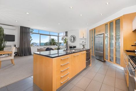 Photo of property in 2 Taumata Road, Castor Bay, Auckland, 0620