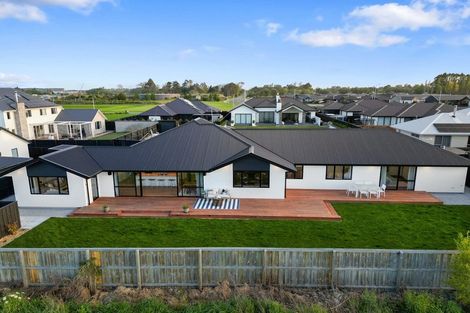 Photo of property in 7 Oakville Close, Rangiora, 7400