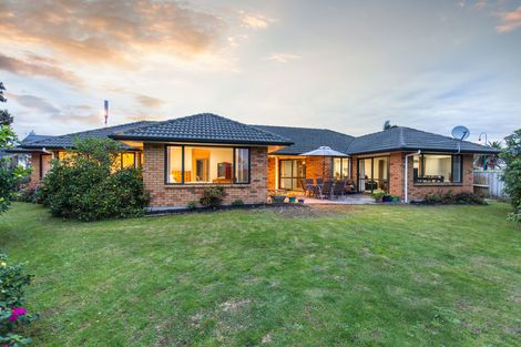 Photo of property in 274 Hill Road, The Gardens, Auckland, 2105