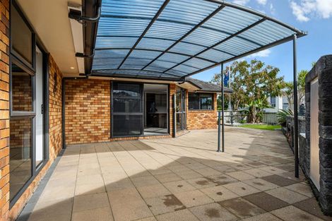 Photo of property in 20 Barbados Way, One Tree Point, 0118