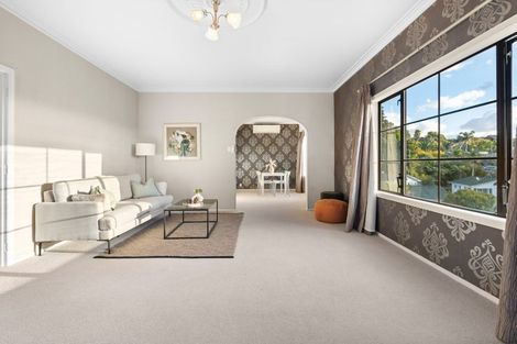 Photo of property in 1/269 Titirangi Road, Titirangi, Auckland, 0604