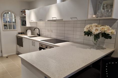 Photo of property in 9c/60 Masons Road, Oteha, Auckland, 0632